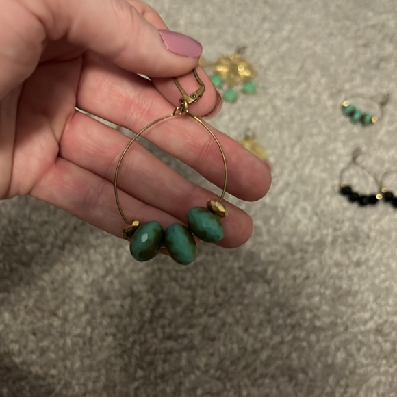 6 pairs of Molly Beads costume jewelry earrings collection - Picture 9 of 12